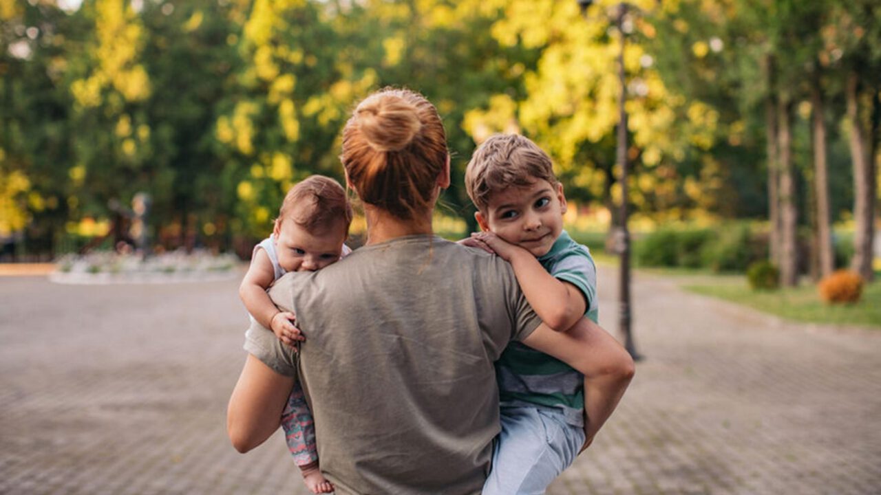 https://rightasrain.uwmedicine.org/life/parenthood/mom-shaming
