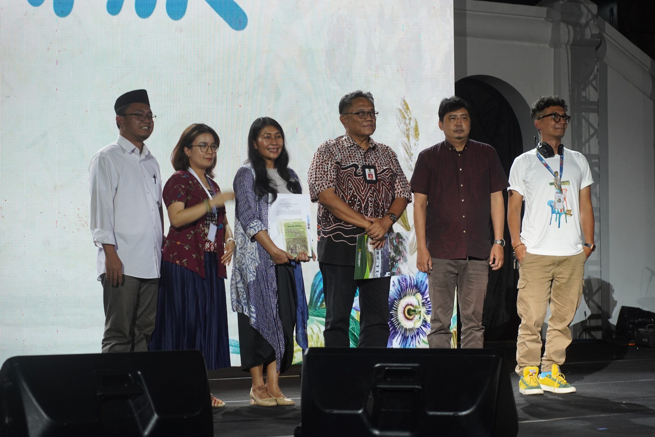 Festival Sastra Yogyakarta 2025 ditutup di Amphiteater TBEG. Kredidt: FSY 2025.