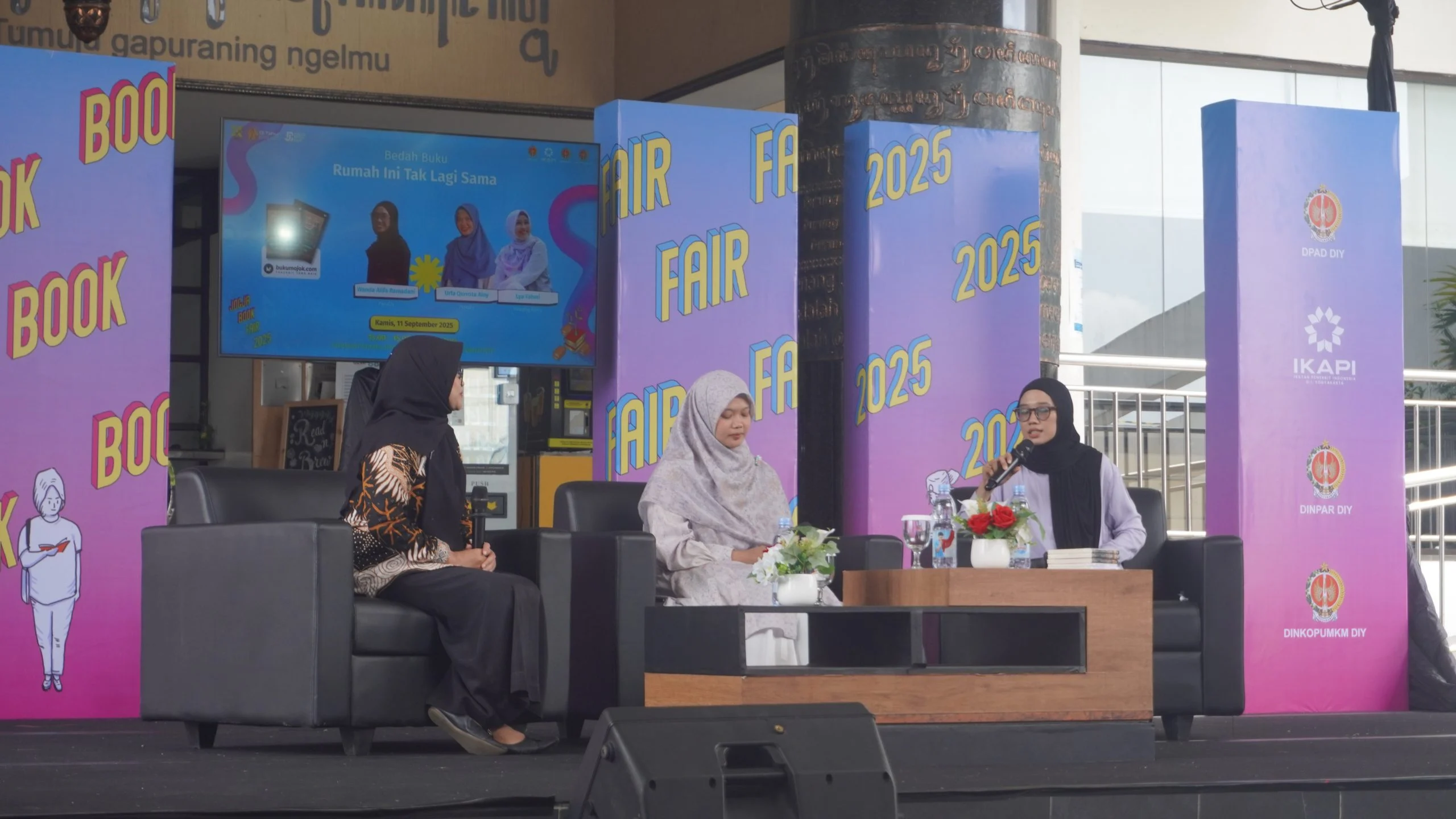 Kedukaan yang Menguar Perlahan-lahan pada Suatu Siang