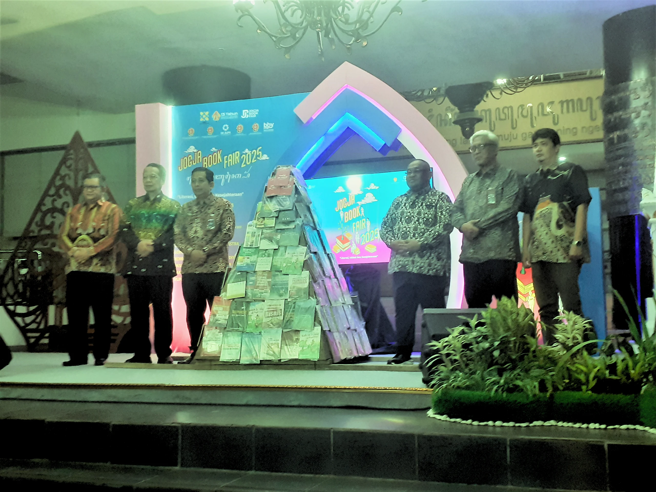 LIPUTAN-1.-PEMBUKAAN-JBF-2025