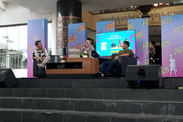 Membaca Historiografi Perempuan Mataram Antara Bakti dan Perlawanan