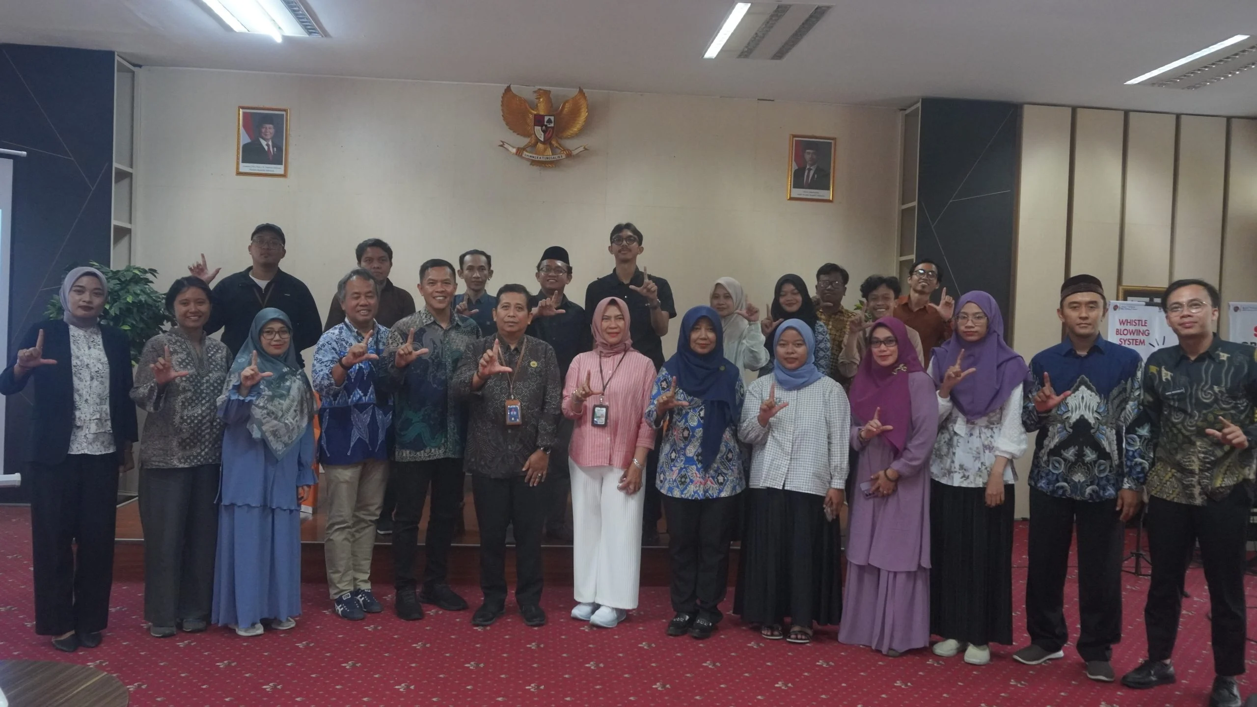 Menulis Sebuah Kerumitan yang Dihidupi Bersama