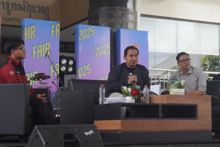 Menyoal Rokok dalam Pusaran Politik-Ekonomi dan Sastra