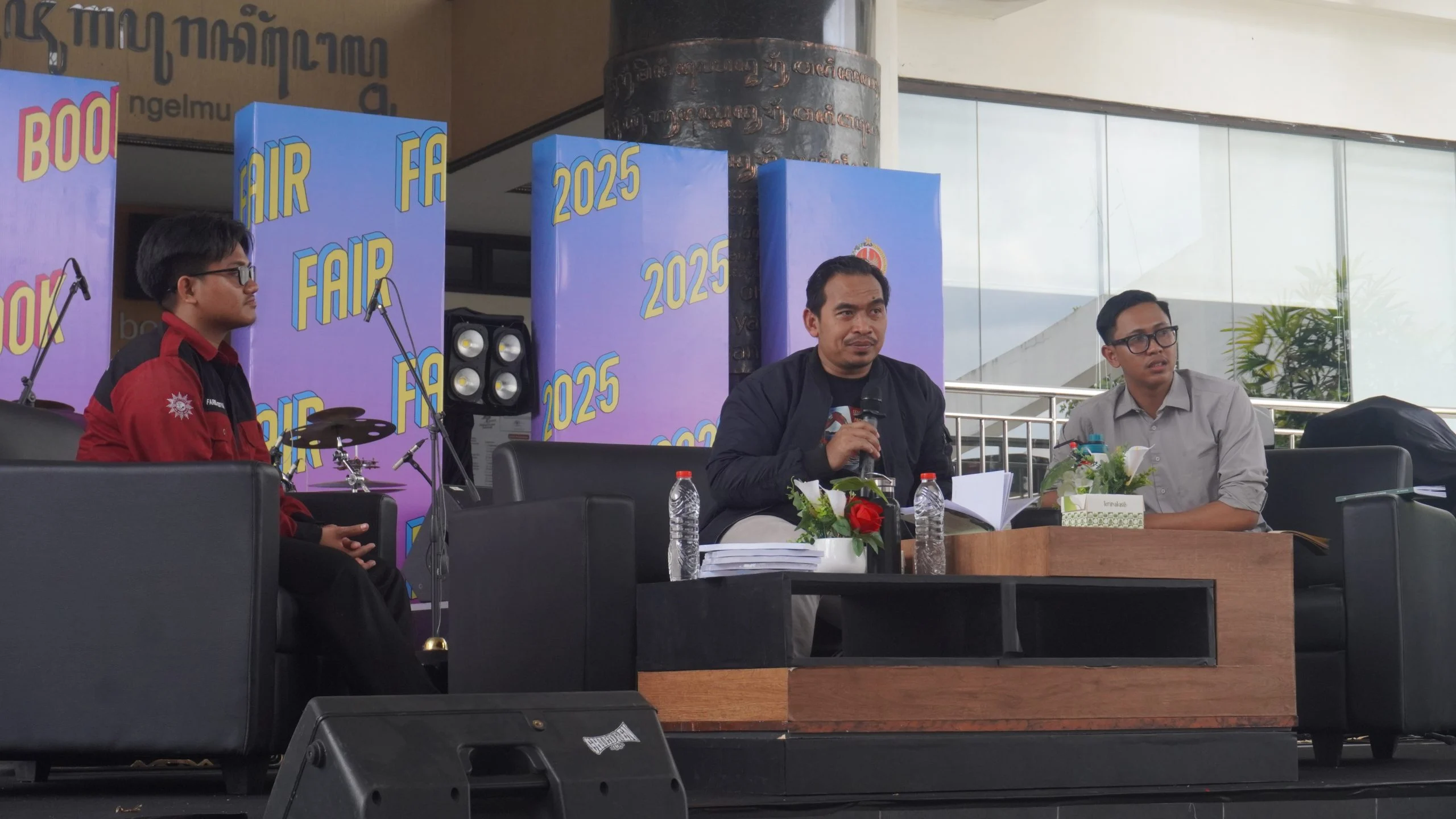 Menyoal Rokok dalam Pusaran Politik-Ekonomi dan Sastra