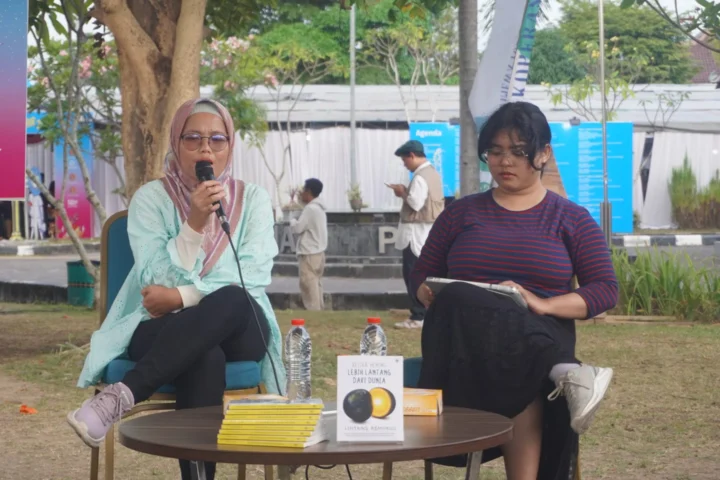 Obrolan yang Tidak Lebih Lantang dari Apa Pun