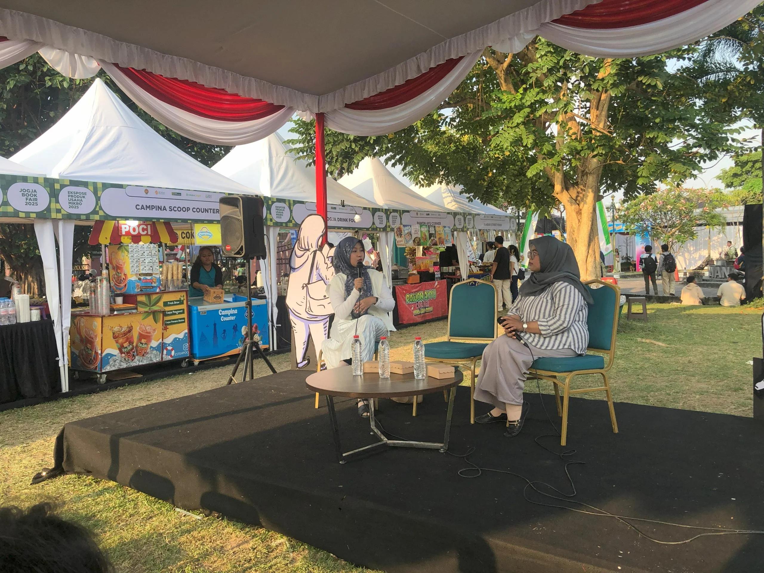 Para penulis pertama di tabula rasa JBF 2025.