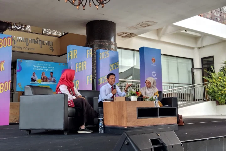Perpustakaan dan “Kata-Kata yang Mendidih”