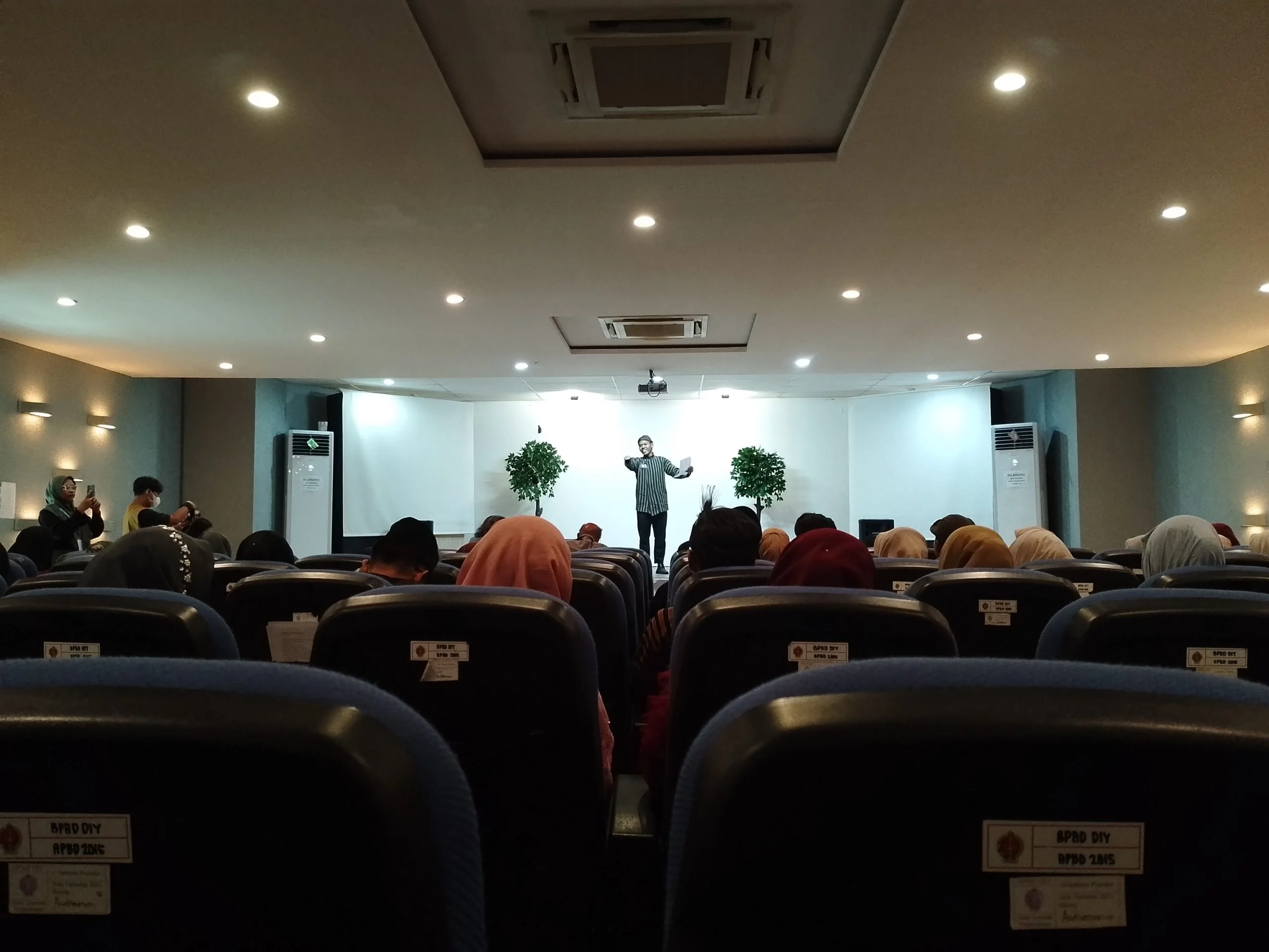 Puisi, Suatu yang Lain dalam Kompetisi